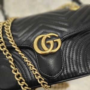 *SOLD* Black Leather G Bag with Gold Chain ✨️